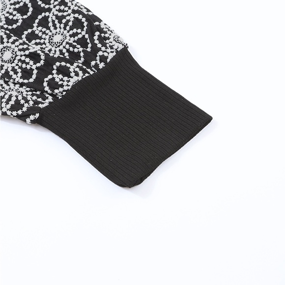 🔥🔥Black Flower Puff Sleeve Ribbed Knit Top - Picture 5 of 7